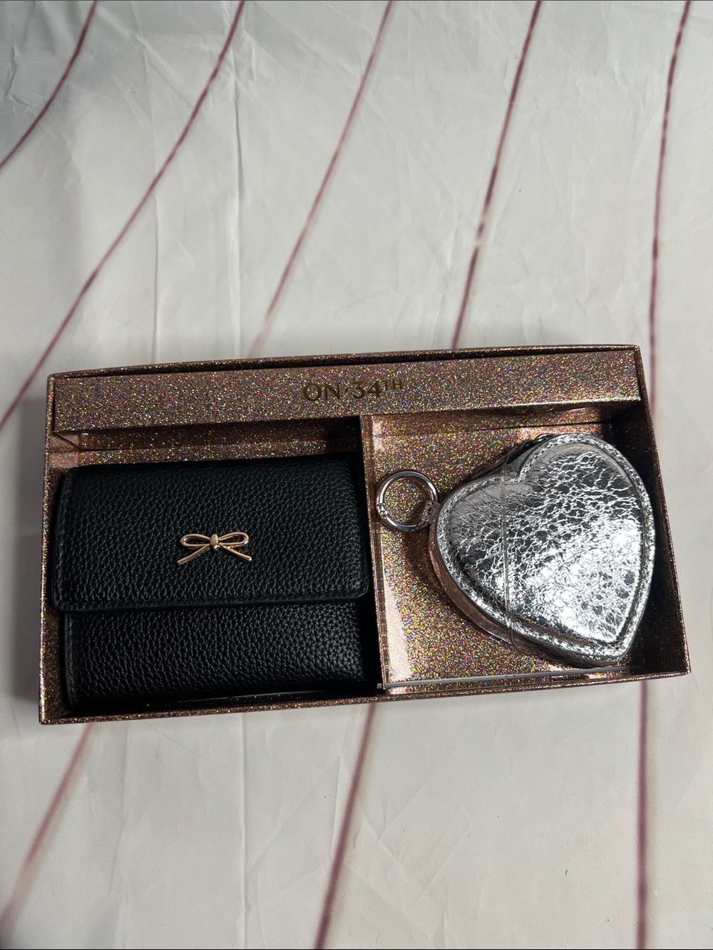 On.34tg Black Card Wallet with Silver Heart Coin Pouch gift set